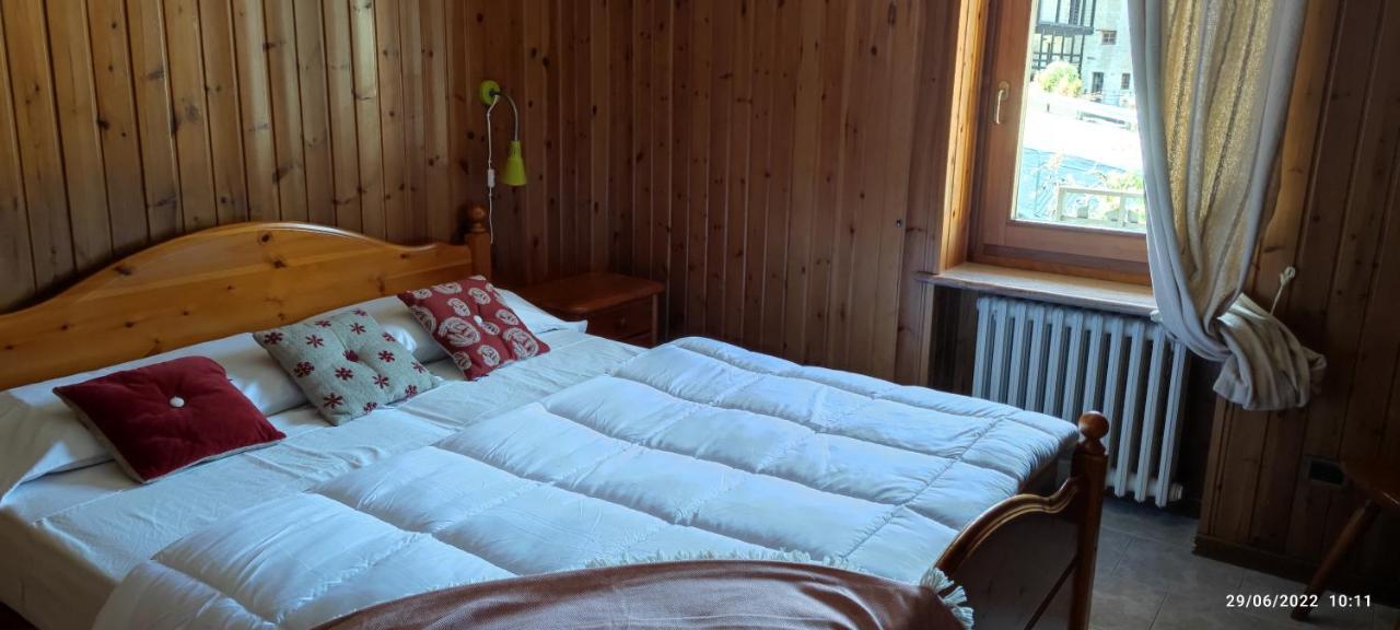 Agriturismo Au Jardin Fleuri Antey-Saint-André Zewnętrze zdjęcie